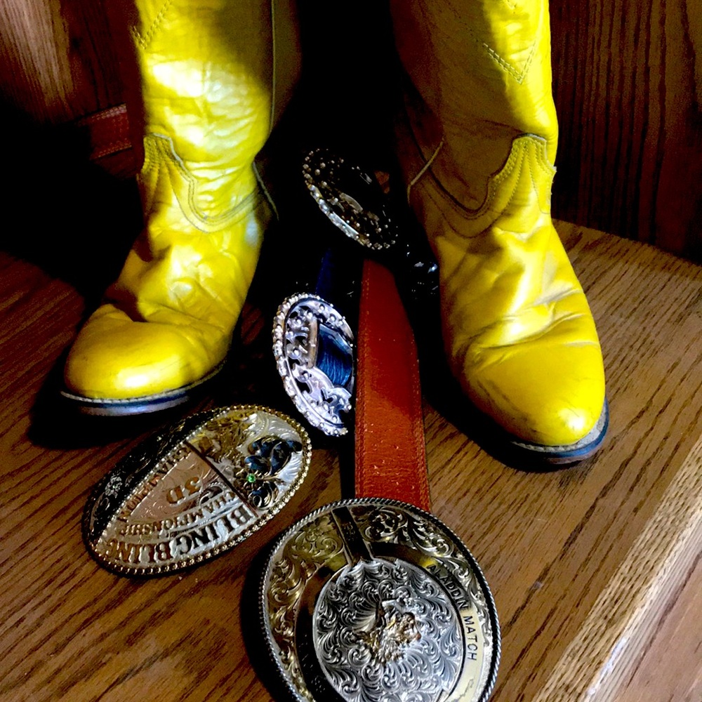 COPY - ☀️✨Bright yellow vintage boots ☀️✨